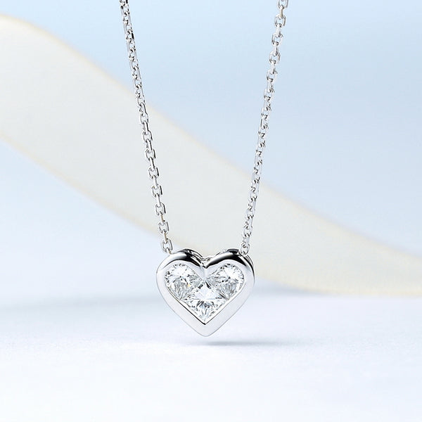 18K Gold Heart-Shaped Diamond Bezel Setting Necklace