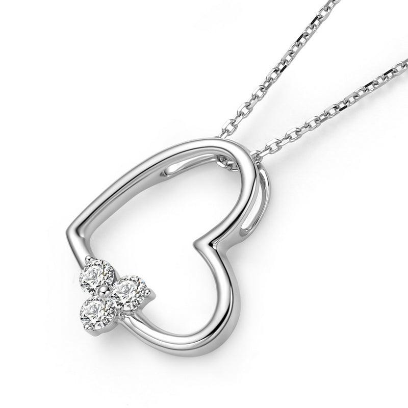 18K Gold Heart-Shaped Diamond Necklace