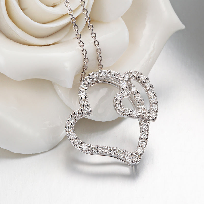 18K Gold Heart-Shaped Diamond Necklace