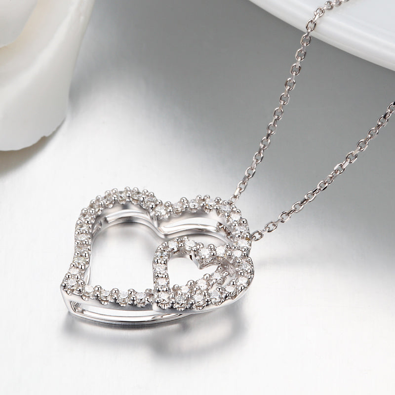 18K Gold Heart-Shaped Diamond Necklace