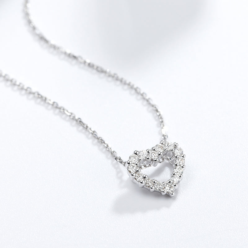 18K Gold Heart-Shaped Diamond Necklace