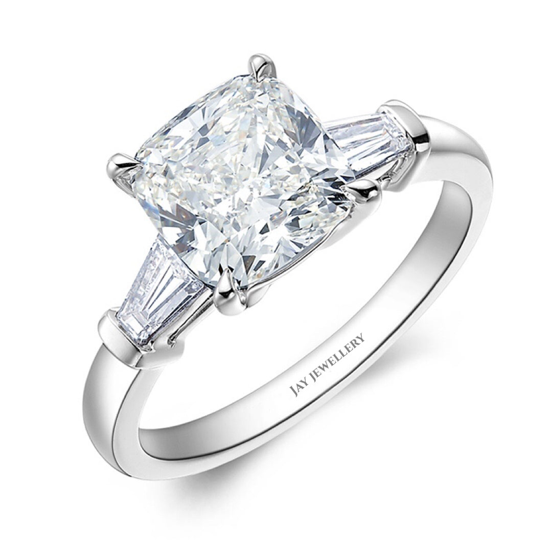 18K Gold/Platinum Tapered Baguette Cut Diamond Ring Setting